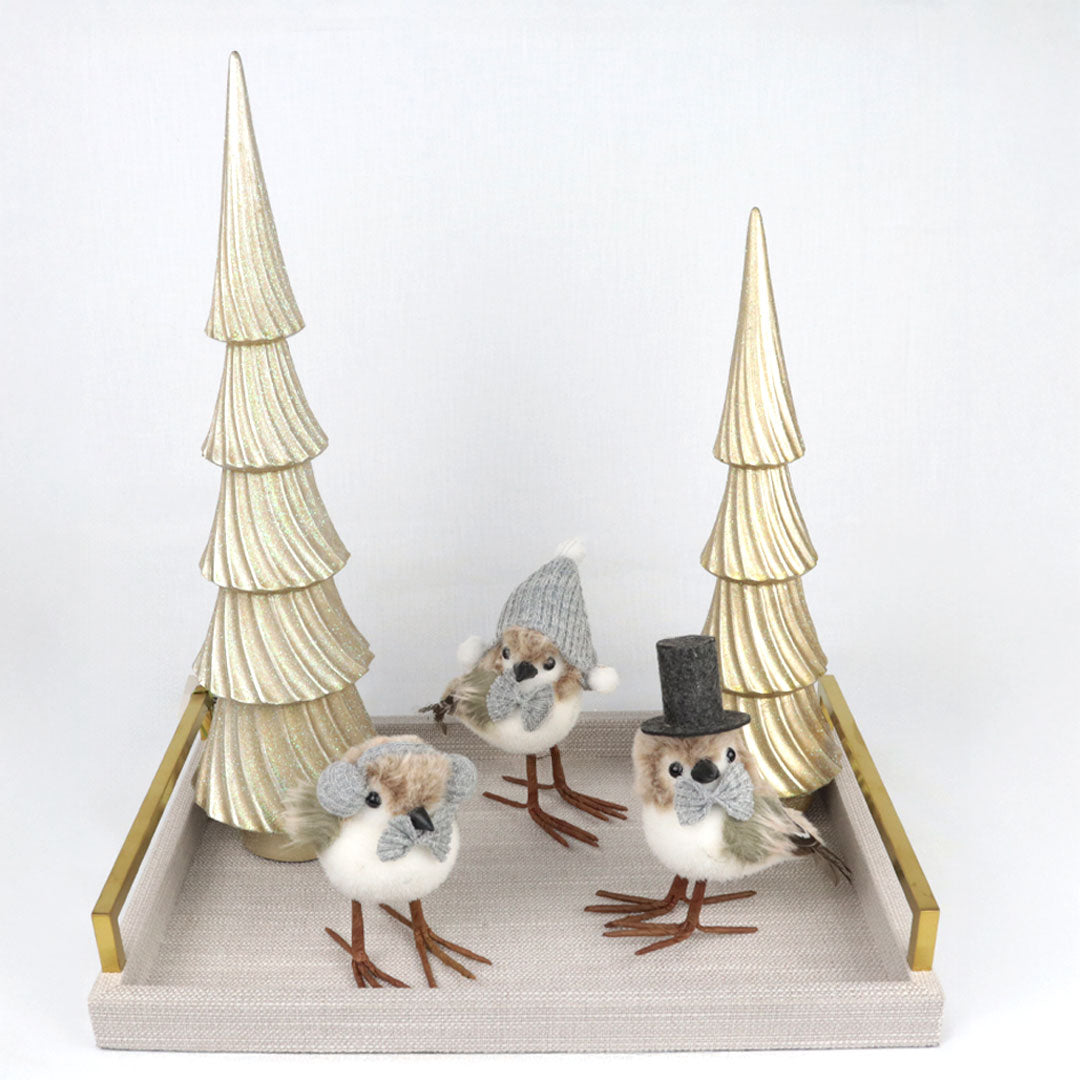 Pajaro con accesorios de invierno