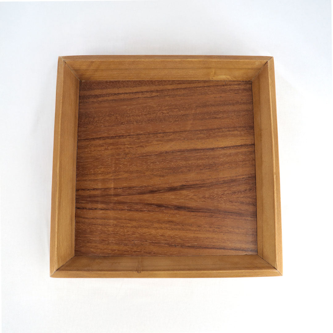 Charola de madera 25x25cm