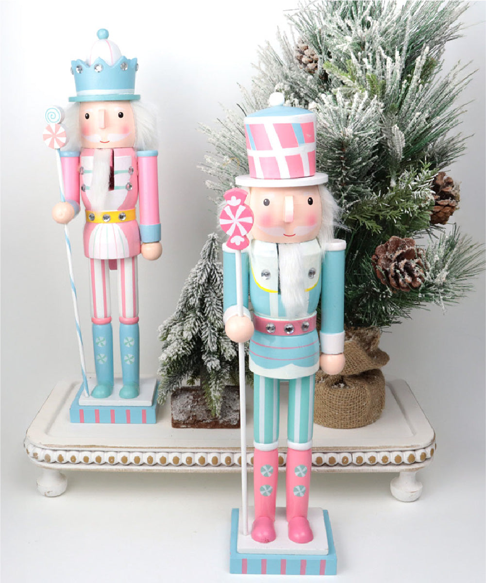 Cascanueces 38 cm pastel